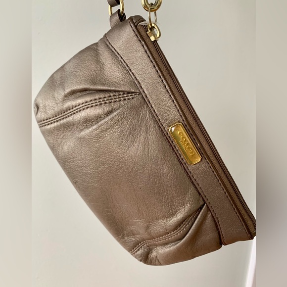 Coach Wristlet. Gold. - Picture 2 of 3